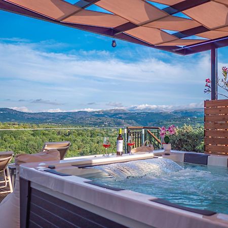 Villa Paris With Rooftop & Jacuzzi Kato Valsamoneron Exterior photo