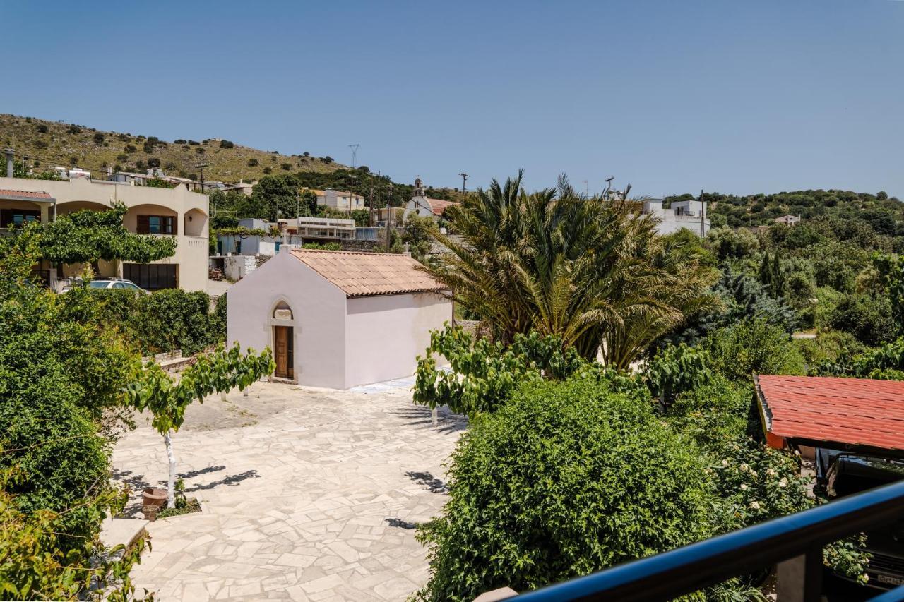Villa Paris With Rooftop & Jacuzzi Kato Valsamoneron Exterior photo